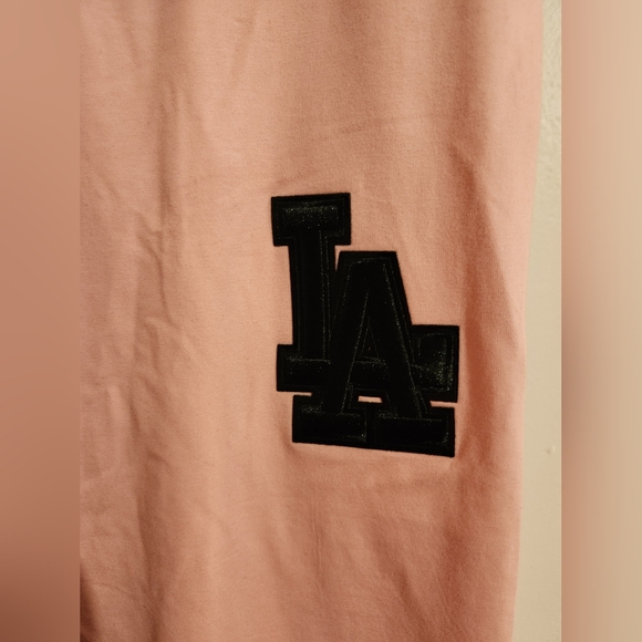 Dodgers Jersey and Pink LA Leggings - Picture 3 of 11